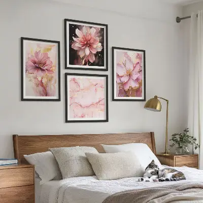 Wanddeko-Set mit weißen Rosenarrangements
