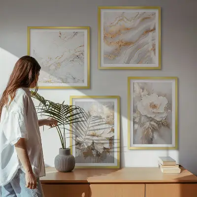 Polyptychon mit Rahmen Blumenmotiv auf hellem Hintergrund mit Marmormuster