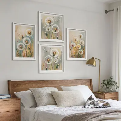 Löwenzahnblüten mit pastellfarbenen Gräsern als gerahmtes Polyptychon