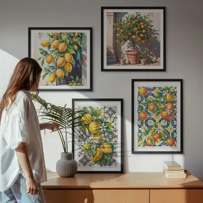 Farbenfrohes abstraktes Wandbild mit Zitrusfrüchten als Polyptychon mit Rahmen