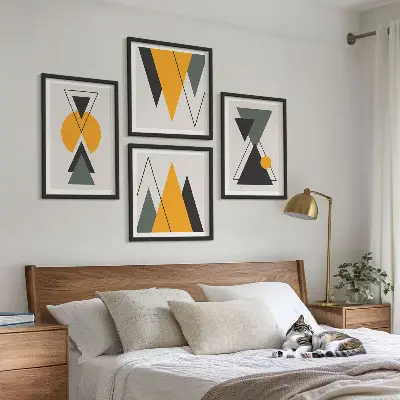 Abstrakte geometrische Formen als mehrteiliges Wandbild mit Rahmen