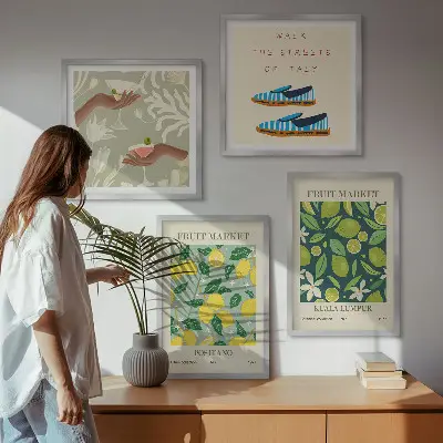 Italienische Poster mit Fruchtmotiven als Polyptychon mit Rahmen