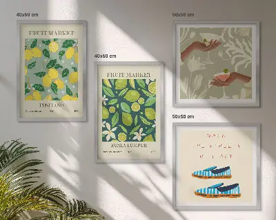 Italienische Poster mit Fruchtmotiven als Polyptychon mit Rahmen