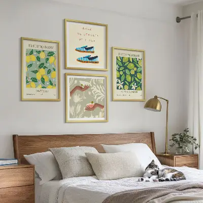 Italienische Poster mit Fruchtmotiven als Polyptychon mit Rahmen