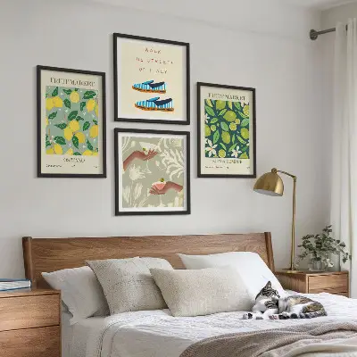 Italienische Poster mit Fruchtmotiven als Polyptychon mit Rahmen