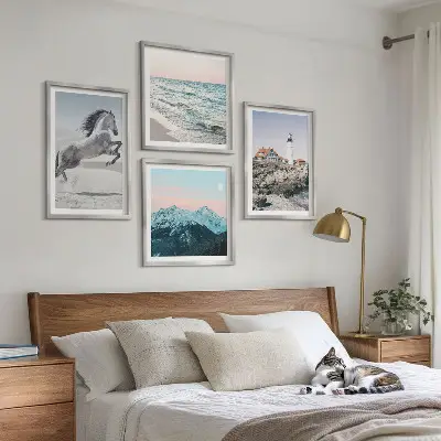 Wanddeko-Set mit Motiven von Pferden in Bewegung am Strand sowie Leuchtturm und Bergen