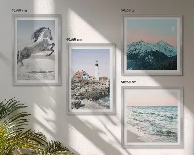 Wanddeko-Set mit Motiven von Pferden in Bewegung am Strand sowie Leuchtturm und Bergen