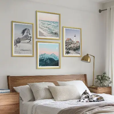 Wanddeko-Set mit Motiven von Pferden in Bewegung am Strand sowie Leuchtturm und Bergen