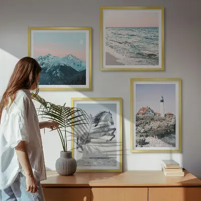 Wanddeko-Set mit Motiven von Pferden in Bewegung am Strand sowie Leuchtturm und Bergen