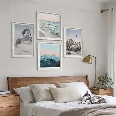 Wanddeko-Set mit Motiven von Pferden in Bewegung am Strand sowie Leuchtturm und Bergen