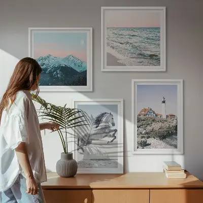 Wanddeko-Set mit Motiven von Pferden in Bewegung am Strand sowie Leuchtturm und Bergen