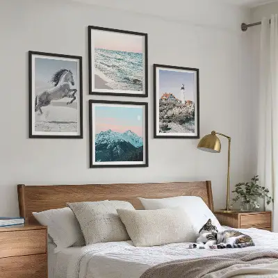 Wanddeko-Set mit Motiven von Pferden in Bewegung am Strand sowie Leuchtturm und Bergen