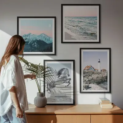 Wanddeko-Set mit Motiven von Pferden in Bewegung am Strand sowie Leuchtturm und Bergen