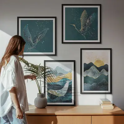 Abstrakte Kranichberge als mehrteiliges Wandbild mit Rahmen