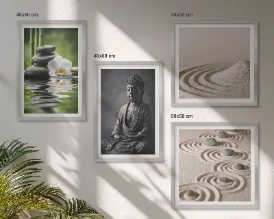 Ein entspannter Buddha am Strand als mehrteiliges Wandbild mit Rahmen