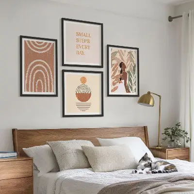 Wanddeko-Set mit stilvollen Pflanzenmustern und geometrischen Formen