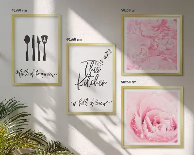 Wanddeko-Set mit zarten Rosenblüten für die Küche