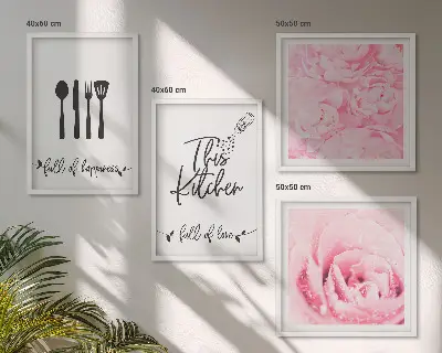 Wanddeko-Set mit zarten Rosenblüten für die Küche
