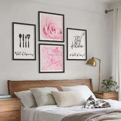 Wanddeko-Set mit zarten Rosenblüten für die Küche