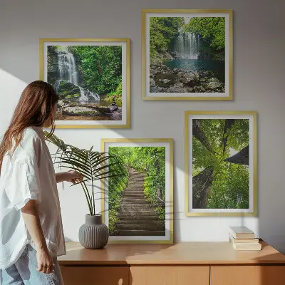 Polyptychon mit Rahmen Waldlandschaft mit Wasserfall und Vegetation