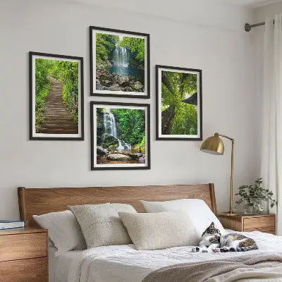 Polyptychon mit Rahmen Waldlandschaft mit Wasserfall und Vegetation