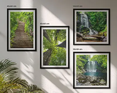 Polyptychon mit Rahmen Waldlandschaft mit Wasserfall und Vegetation