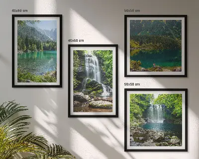 Wanddeko-Set mit Wasserfällen in grüner Umgebung