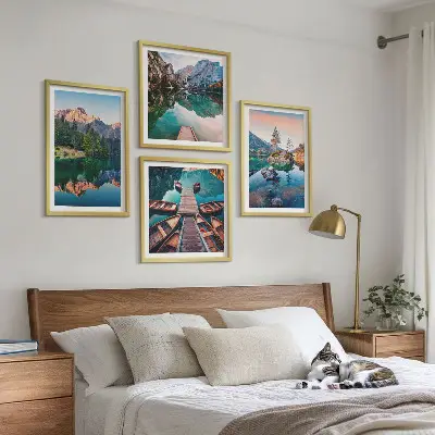 Spiegelung des Waldes in Bergseen als mehrteiliges Wandbild mit Rahmen