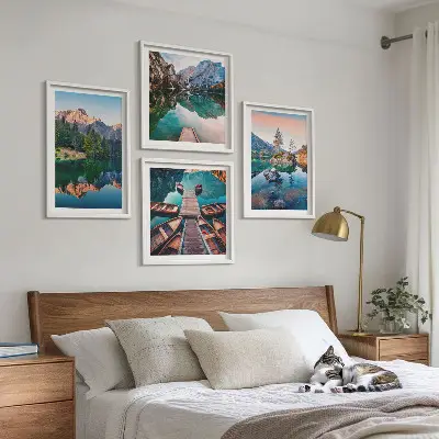 Spiegelung des Waldes in Bergseen als mehrteiliges Wandbild mit Rahmen