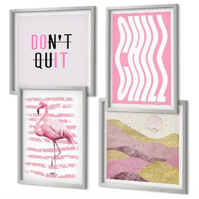 Pastellfarbene Berglandschaft mit rosa Flamingos als Polyptychon mit Rahmen