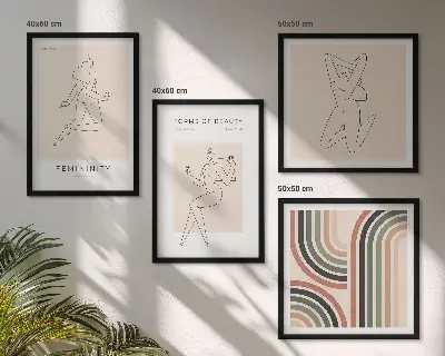 Weibliche Silhouetten auf Plakaten als gerahmtes Polyptychon