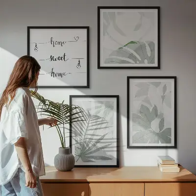 Wanddeko-Set mit grünlich-grauen Blättermotiven