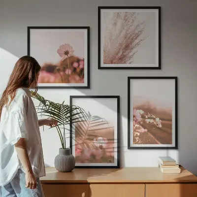 Wanddeko-Set mit Wildblumen auf den Wiesen im Sommer