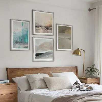 Abstraktes Wandbild als Polyptychon mit dekorativem Rahmen