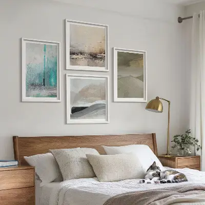 Abstraktes Wandbild als Polyptychon mit dekorativem Rahmen
