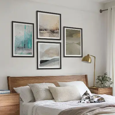 Abstraktes Wandbild als Polyptychon mit dekorativem Rahmen