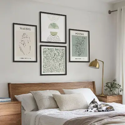 Polyptychon mit Rahmen Wandbild mit Linien und Pflanzenmuster im minimalistischen Stil