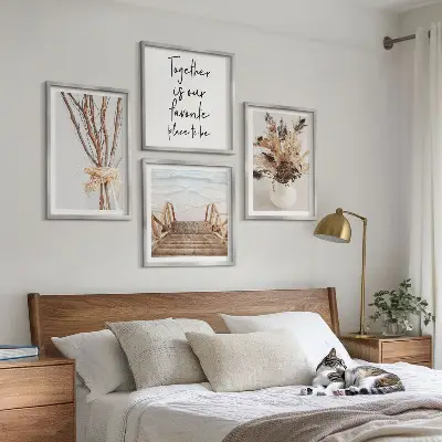 Wanddeko-Set mit minimalistischen Blumenzweigen in Natur