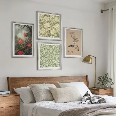 Blumen und Vögel in natürlicher Umgebung als gerahmtes Polyptychon
