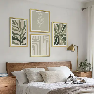 Wandbild mit Rahmen Pflanzenmuster im minimalistischen grünen Stil