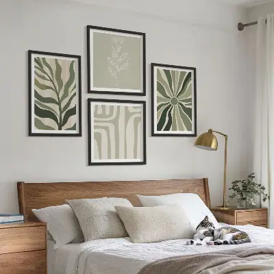 Wandbild mit Rahmen Pflanzenmuster im minimalistischen grünen Stil