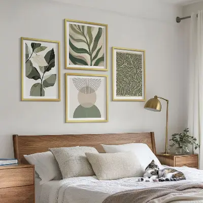 Abstraktes Wandbild mit geometrischen Blättern als mehrteiliges Polyptychon mit Rahmen
