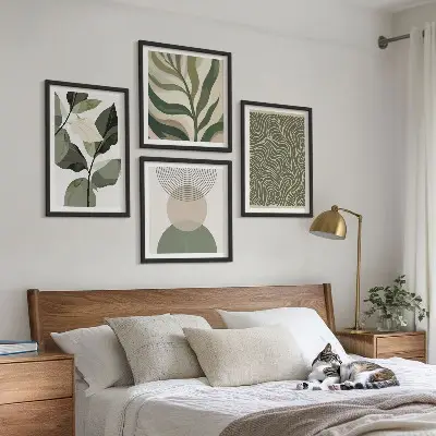 Abstraktes Wandbild mit geometrischen Blättern als mehrteiliges Polyptychon mit Rahmen