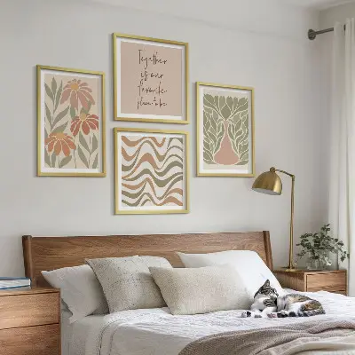 Abstrakte Pastellblumen als gerahmtes Polyptychon