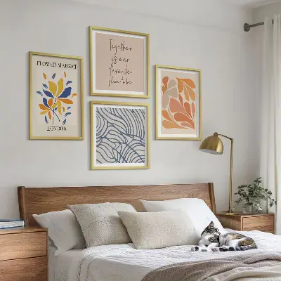 Moderne abstrakte Blumen als gerahmtes Polyptychon