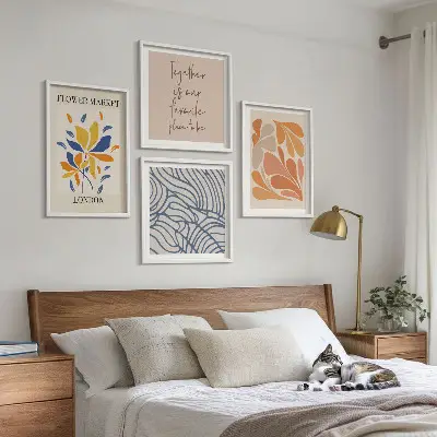 Moderne abstrakte Blumen als gerahmtes Polyptychon