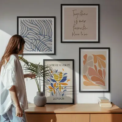 Moderne abstrakte Blumen als gerahmtes Polyptychon