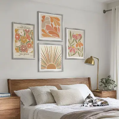 Pastellfarbene Sonnenblumen als gerahmtes Polyptychon