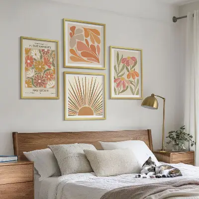 Pastellfarbene Sonnenblumen als gerahmtes Polyptychon