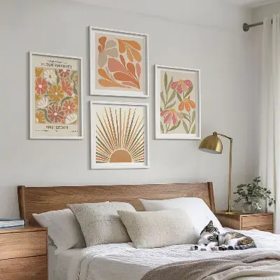 Pastellfarbene Sonnenblumen als gerahmtes Polyptychon